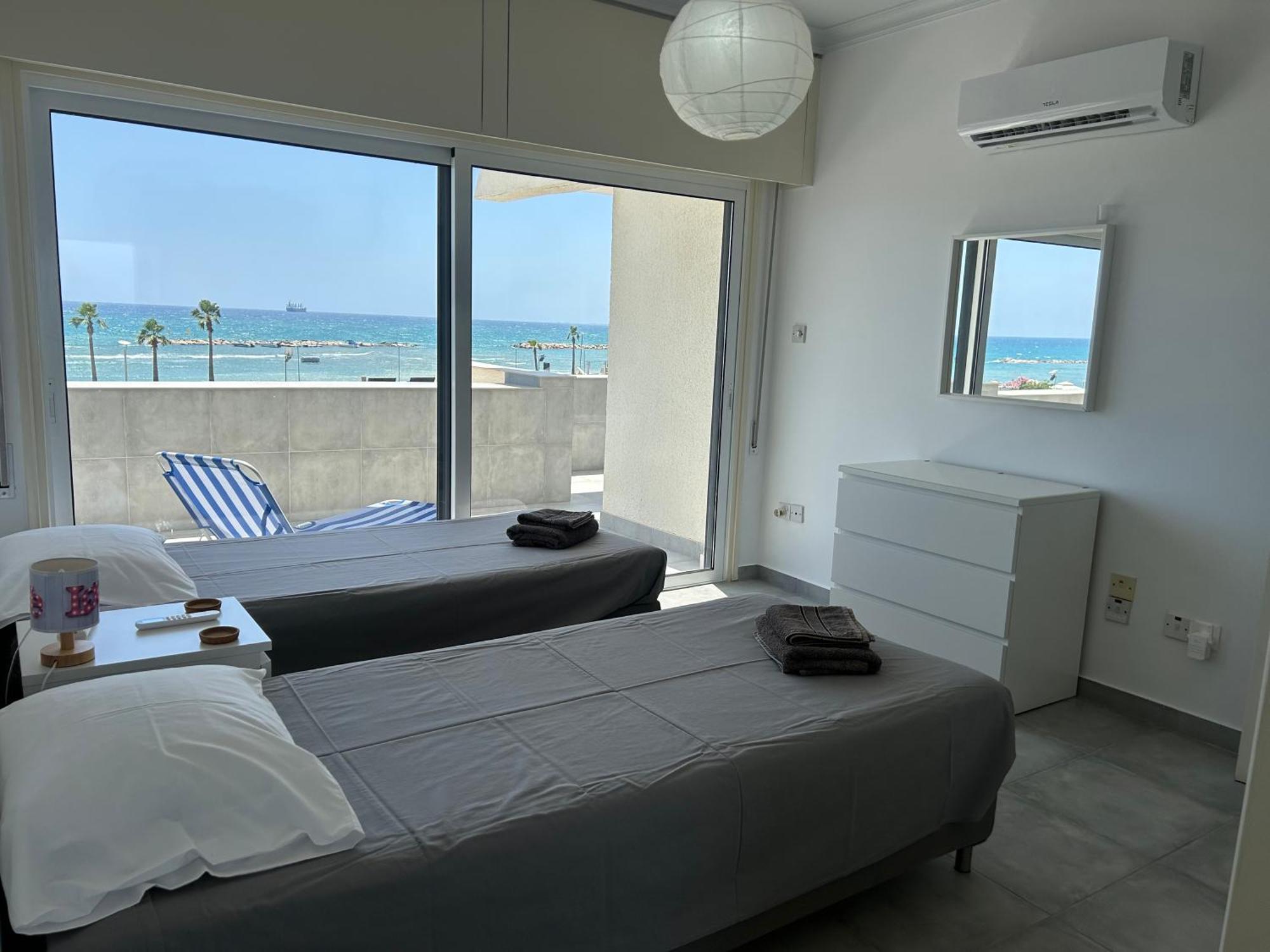 Julie'S Beach House Voroklini Ngoại thất bức ảnh