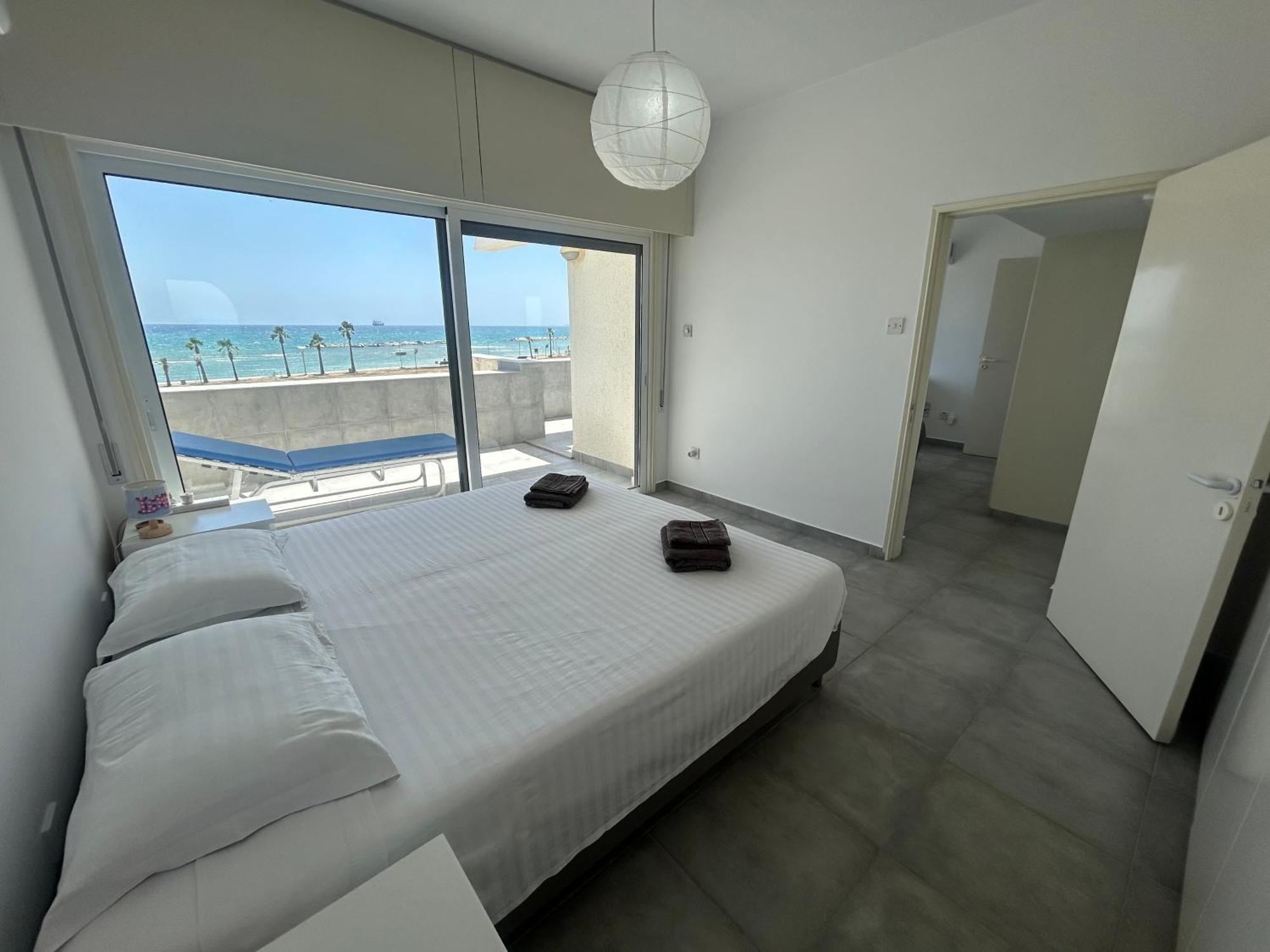 Julie'S Beach House Voroklini Ngoại thất bức ảnh