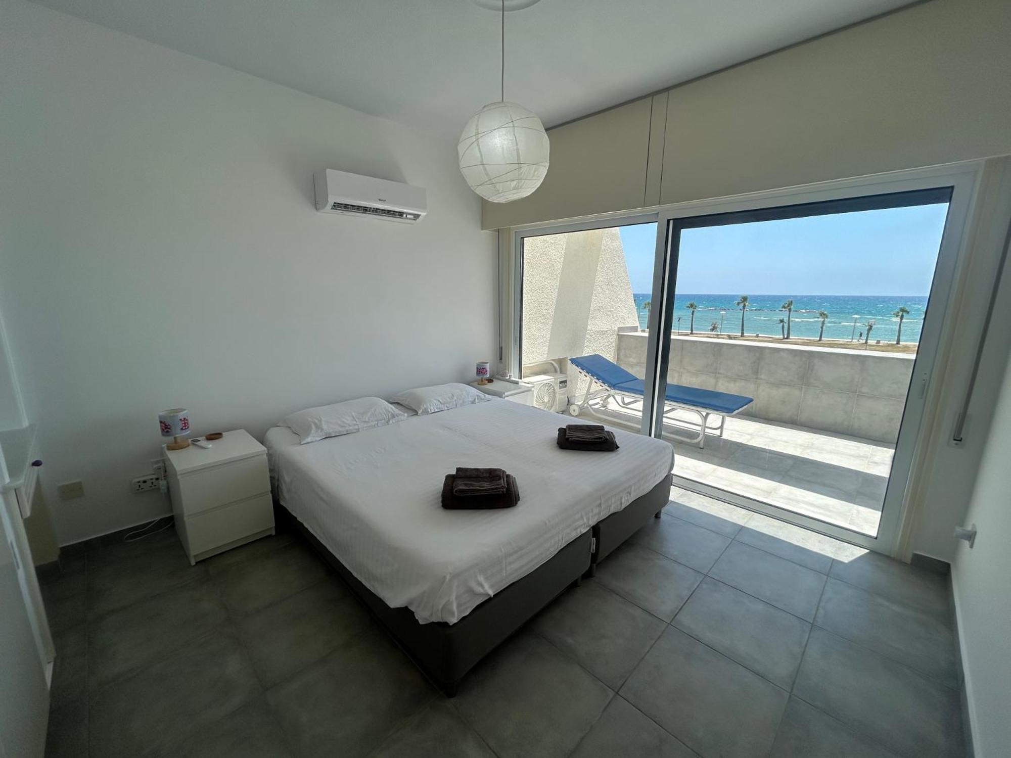 Julie'S Beach House Voroklini Ngoại thất bức ảnh